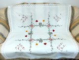 Fata de masa Vintage din bumbac cu broderie manuala si margine din dantela croset- CRACIUN