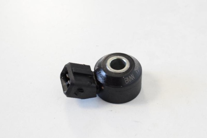 Senzor de detonație motor BMW 3 F30, F80 2013 OEM: 7598861 10025964