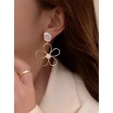 Cumpara ieftin Cercei Floare Aurie, cu Perle - 595759