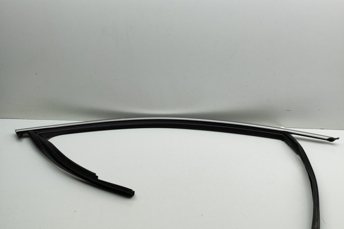 Bandou superior ușă dreapta față AUDI A5 Avant 2024 OEM: 8B3837432B | 31955006