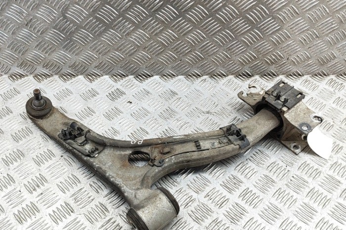 Braț inferior dreapta față MERCEDES-BENZ CLA Coupe C117 2013 OEM: A2463304800 25572491