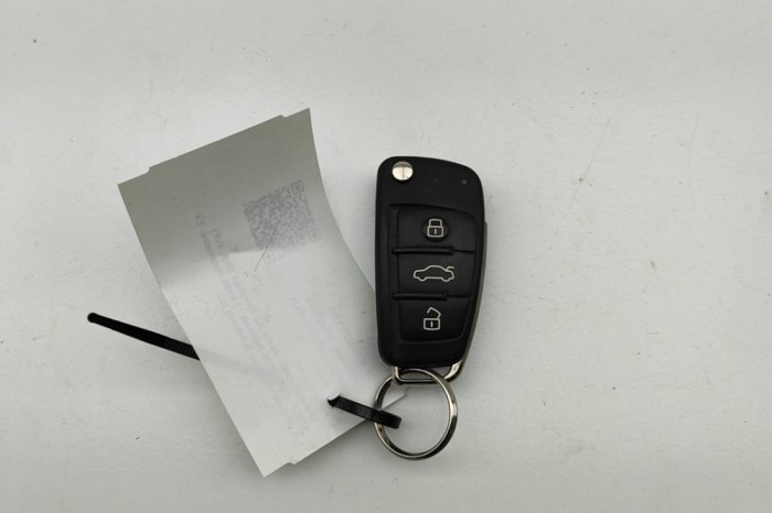 Cheie de contact AUDI A3 Sportback 8VA, 8VF 2016 OEM: 8V0837220D,5FA010994-00 30827154