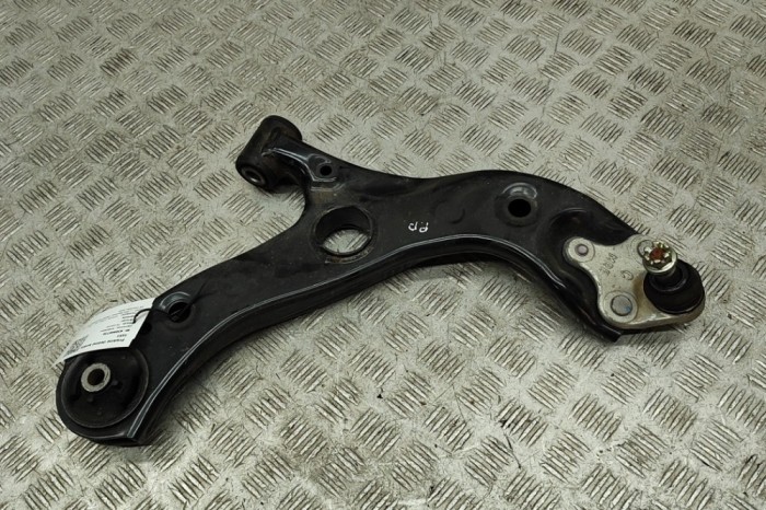 Braț inferior dreapta față TOYOTA C-HR _X2_, _H2_ 2023 OEM: 48068-F4010 30446736