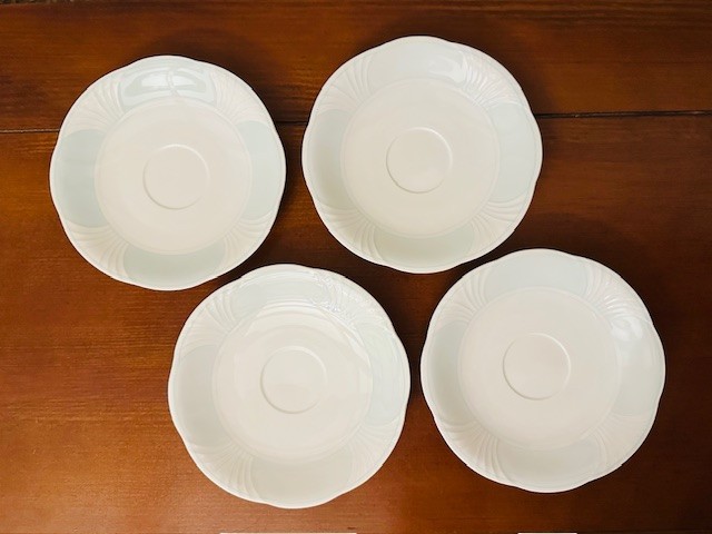 4 FARFURIOARE DIN PORTELAN VILLEROY BOCH- BONE CHINA- DELTA D15CM