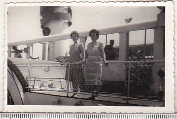 bnk foto - Excursionisti pe vapor in Delta Dunarii - anii `60