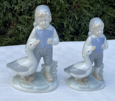 Doua personaje, figurine de poveste din portelan suedez, NILS HOLGERSSON Garden foto