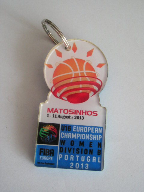 D8 54 - Breloc - tematica sport - baschet - Campionatul european U 16 - 2013