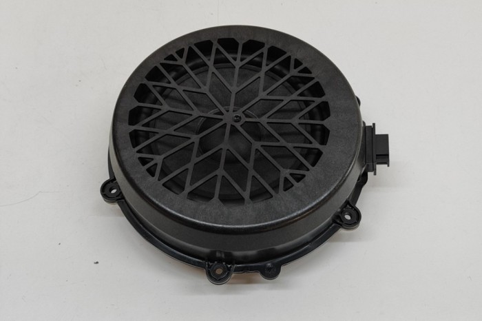 Difuzor ușă st&acirc;nga spate PORSCHE Taycan 2022 OEM: 971035453F | 31801653