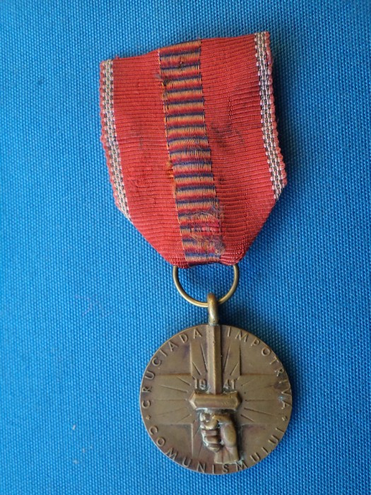 MEDALIA CRUCIADA IMPOTRIVA COMUNISMULUI 1941 - FARA GRAVOR/ FFF RARA