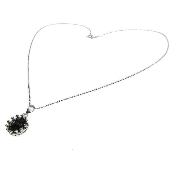Lantisor argint cu pandantiv coroana onix 8 MM