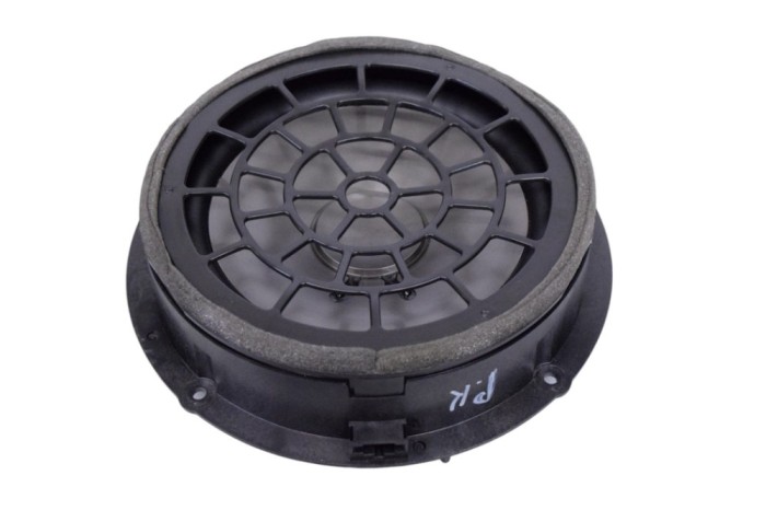 Difuzor ușă st&acirc;nga față AUDI Q3 8U 2016 OEM: 8U0035415B 28106096
