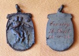 FOTBAL competitie sportiva, meci - medalie veche gravata anul 1934, medalie cu toarta - medalion, piesa veche superba