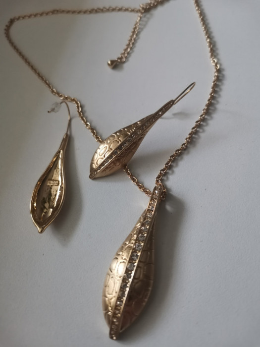 Set bijuterii -inox placat cu Aur galben 18k si Swarovski martisor