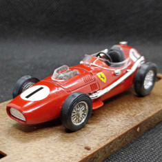Macheta Ferrari D246 - Brumm 1/43