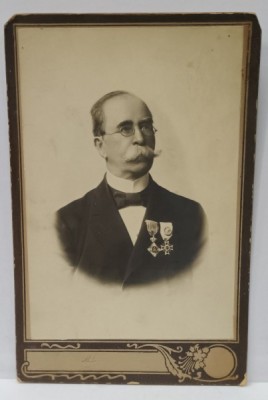 ROMANIA , DOMN IN TINUTA DE GALA , CU DOUA DECORATII LA PIEPT , FOTO CABINET , 1904 foto
