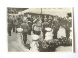Cumpara ieftin Raritate! Foto 146 x 103 mm cu generalii Erik Hansen si Ion Antonescu la Mormantul Ostasului Necunoscut 1940