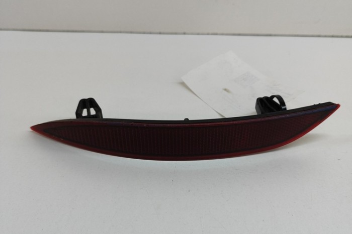 Reflector bara de protecție dreapta spate AUDI A3 Sportback 8VA, 8VF 2018 OEM: 8V0945105A 22591313