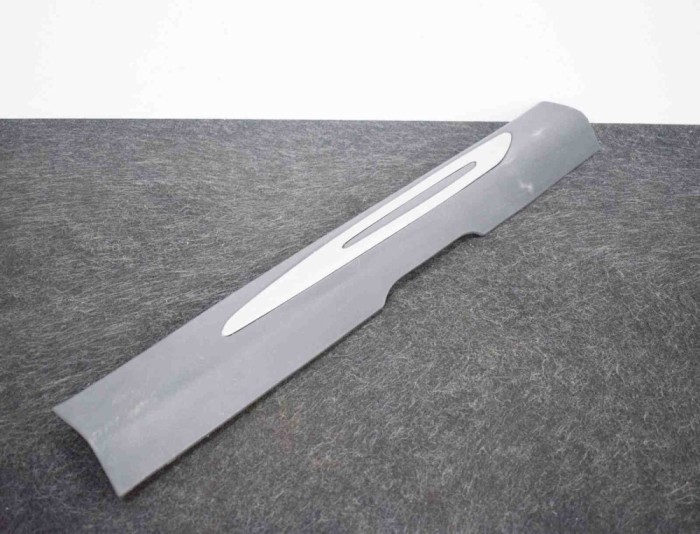 Ornament prag dreapta față CITRO&Euml;N DS3 Cabrio 2013 OEM: 9686604177