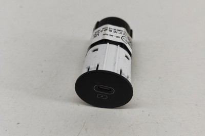 USB KIA EV6 CV 2023 OEM: 96125-CV000,10R-0611588 27523031 foto