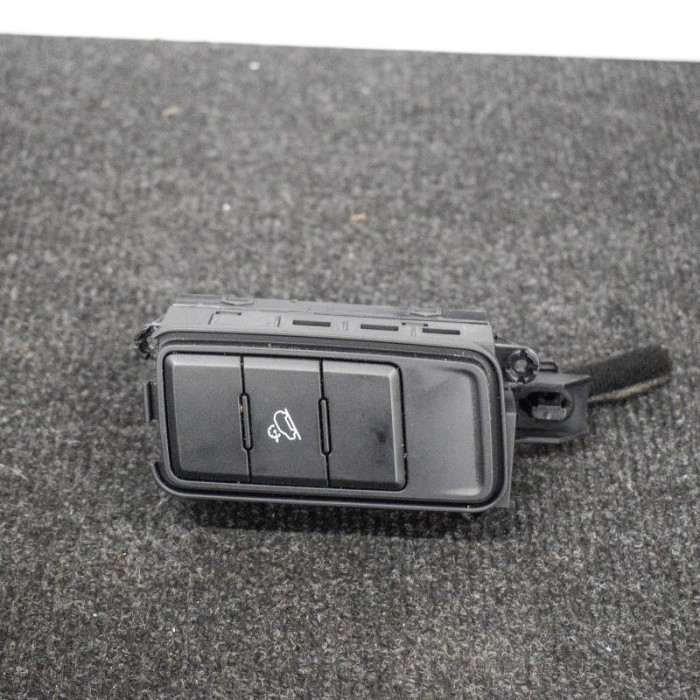 Comutator KIA SPORTAGE QL 2017 OEM: 93600-D9MB0R390476 3680048