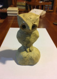 Statuetă &rdquo;Bufniță pe un butuc de lemn&rdquo; (material: argilă) - Piesă vintage!