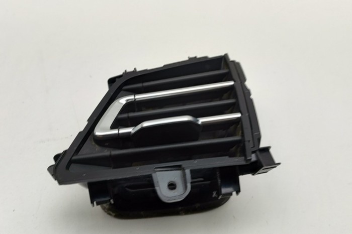 Gura de ventilație planșa de bord AUDI Q4 SUV F4B 2024 OEM: 89C820901,89C920901A | 32042920