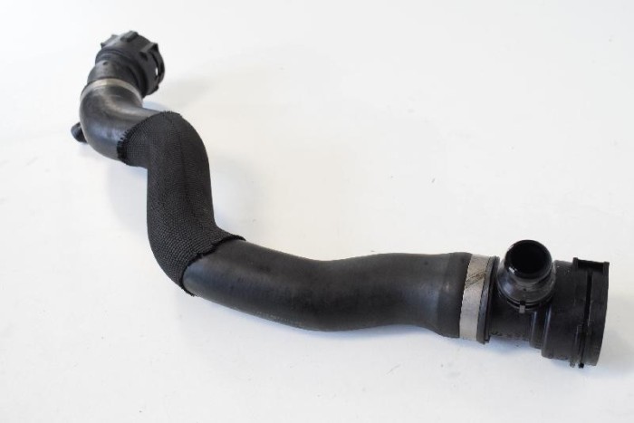 Furtun radiator răcire dreapta BMW X5 F15, F85 2014 OEM: 8514218 4066589