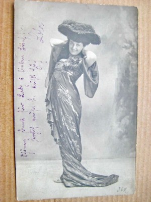 A632-I-Carte postala Femeie in rochie de epoca anul 1906 Viena. foto