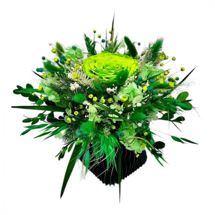 Aranjament floral cu trandafir criogenat verde si plante stanilizate, in vas negru 3D