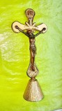 G578-Crucifix IISUS HRISTOS vechi bronz cu metal aurit si sidef stativ gen clopot stare buna perioada probabila interbelica foarte frumos realizat.