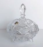 Bol cu 3 picioare si capac din cristal original de Bohemia, tehnica impecabila