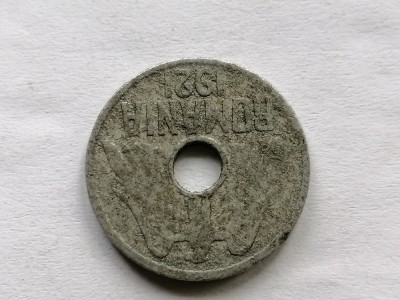 25 bani 1921 gaura 4 mm. foto