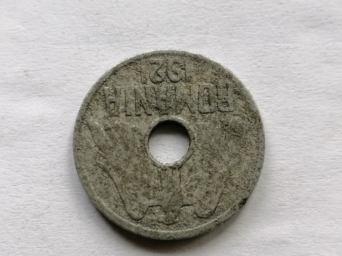 25 bani 1921 gaura 4 mm.
