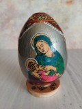 NI379 Ou din lemn pictat manual cu motive religioase, Fecioara Maria cu pruncul