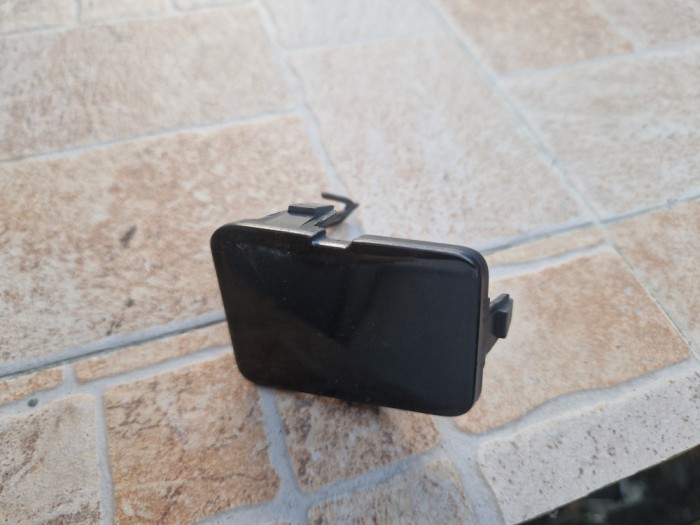 Capac c&acirc;rlig remorcare bară față Dacia Sandero 2