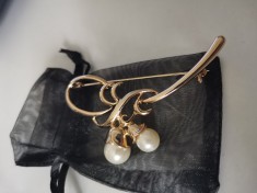 Brosa floare-INOXplacata Aur18k,PERLA Swarovski-martisor foto