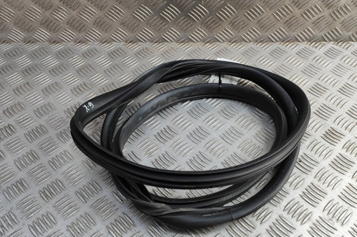 Garnitura ușă st&acirc;nga spate KIA CEE\&#039;D Hatchback CD 2023 OEM: 83110-J7000 | 31975375