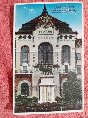 Carte postala, Targu-Mures, Primaria cu statuia lupoaicei, perioada interbelica foto