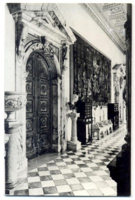 AD 1073 C. P. VECHE - SINAIA - MUZEUL PELES. SALA DE MARMURA foto