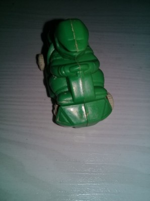 Jucarie veche plastic,jucarie veche kart cu pilot-poze reflecta realitatea foto