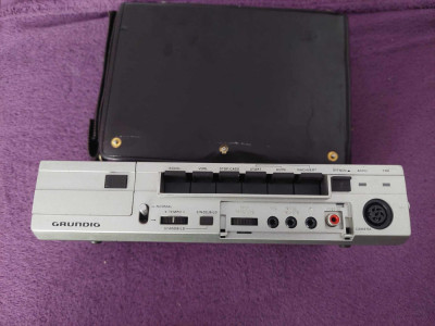 Grundig VP100 cvc video recorder,portabil,netestat fara cabluri sau alte accesor foto