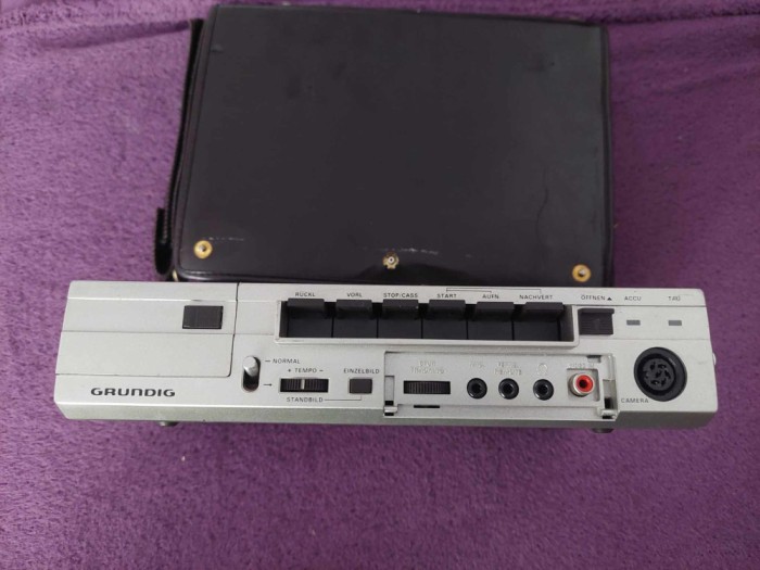 Grundig VP100 cvc video recorder,portabil,netestat fara cabluri sau alte accesor