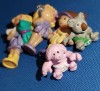 Joblot Bundle Mini figurine papusi plastic 3 fetite cu jucarii plus articulate lost5 koala purcelus catel