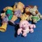 Joblot Bundle Mini figurine papusi plastic 3 fetite cu jucarii plus articulate lost5 koala purcelus catel
