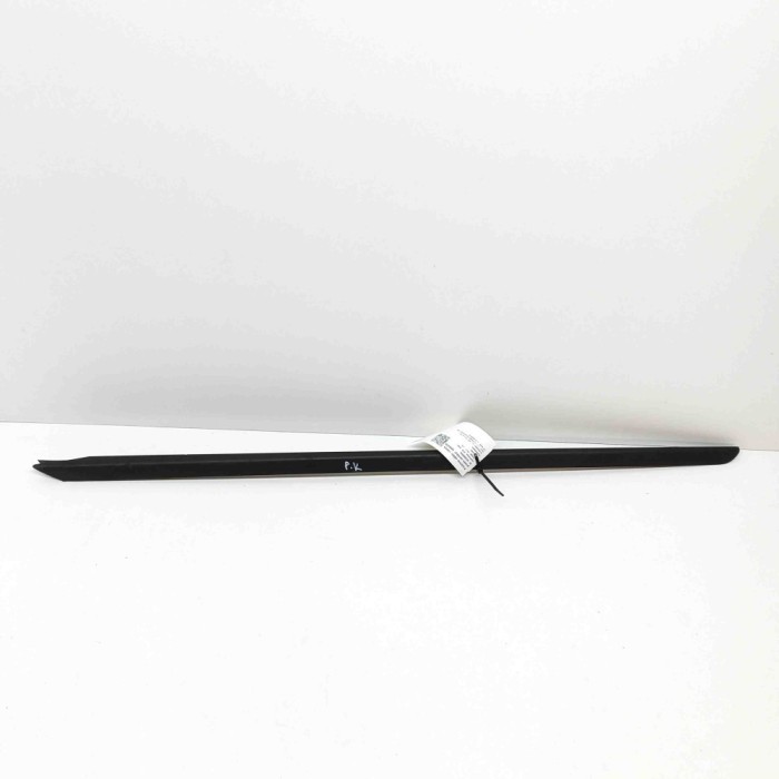 Ornament vertical parbriz st&acirc;nga VW ID.5 E39 2022 OEM: 11A854327