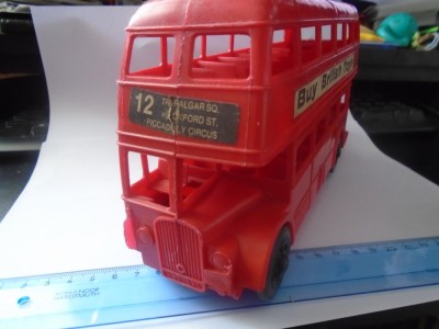 bnk jc Anglia - autobuz de plastic - vechi foto