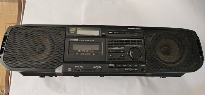 RADIO CD CASETOFON PANASONIC RX-DS20 , FUNCTIONEAZA RADIO ,CD SI CASETOFONUL . MADE IN JAPAN , PIESA RARA DE COLECTIE !!