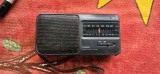 RADIO SONY ICF 390 FUNCTIONEAZA PE MEDII SI FM .