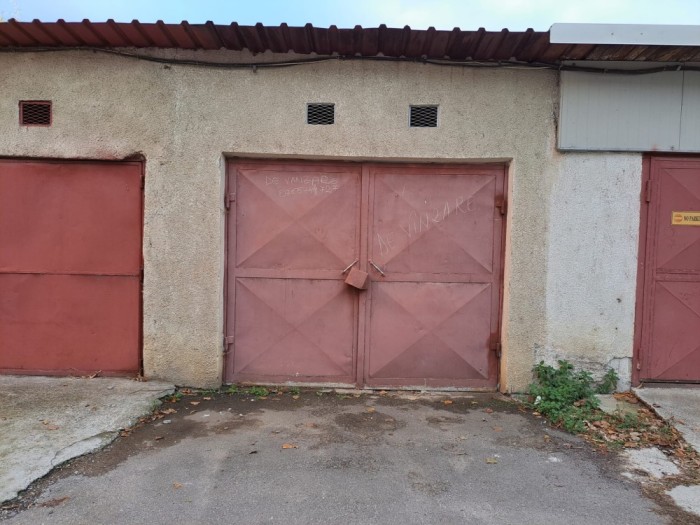 V&acirc;nd garaj multifuncțional