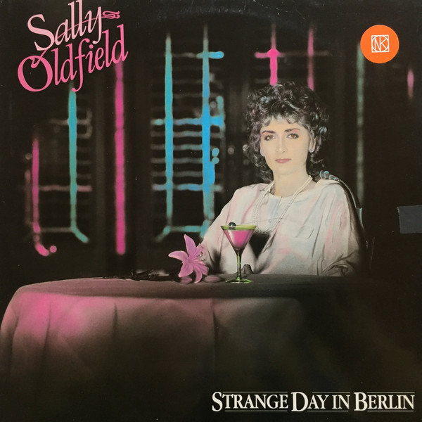 VINIL Sally Oldfield &lrm;&ndash; Strange Day In Berlin EX